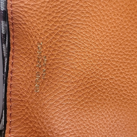 Henri Bendel Leather purse - Picture 4 of 10